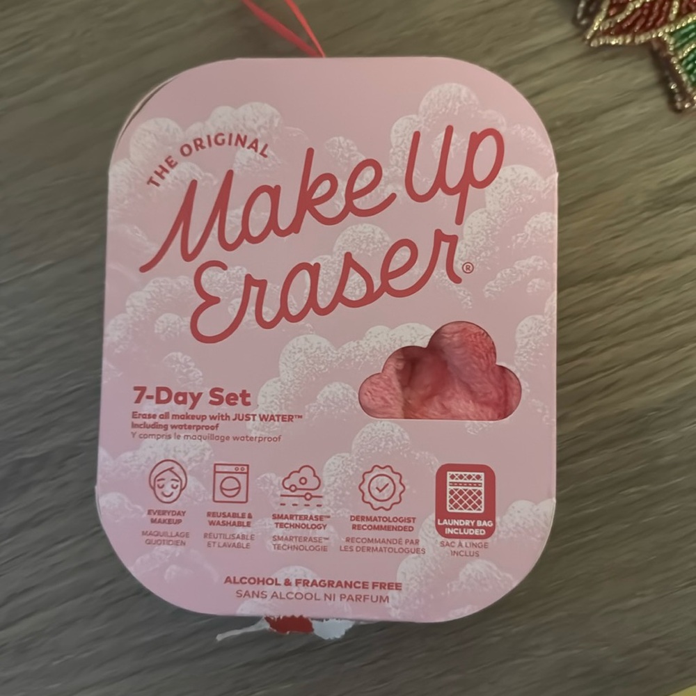 Makeup remover wipes